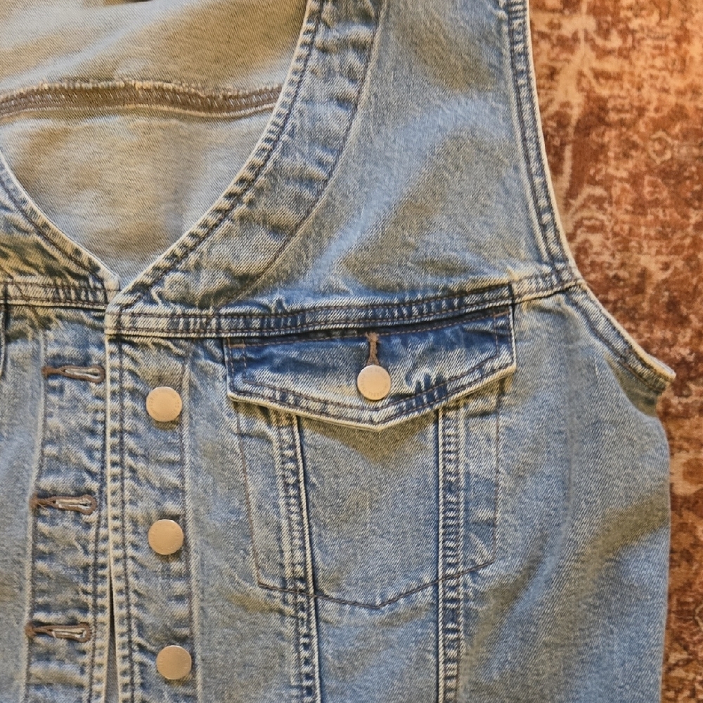 Universal Thread Denim Vest - Picture 3 of 3
